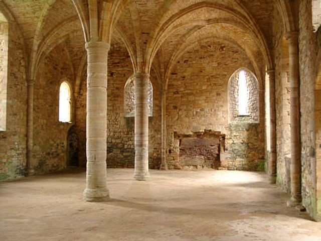 Schulfahrt England: Battle Abbey - Säulenhalle